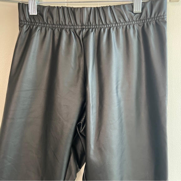 NWT Old Navy Black Pleather Pull-on Leggings size Small Petite - Picture 2 of 9
